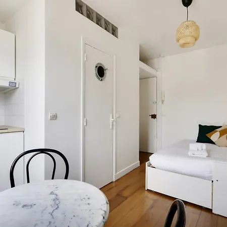 Canal St Martin Lovely شقة باريس